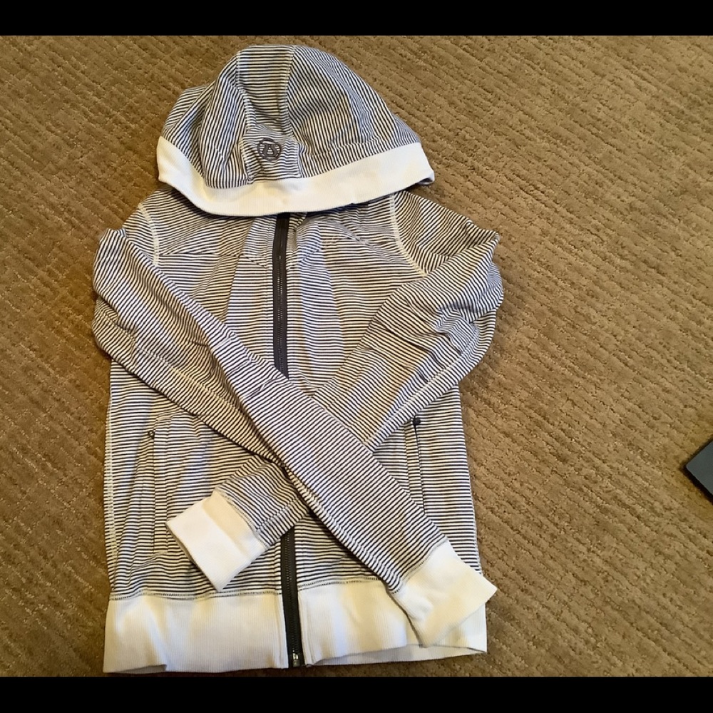 Lululemon Bliss Break Hoodie in Wagon Stripe Angel Wing Soot Light/Angel Wing, 6